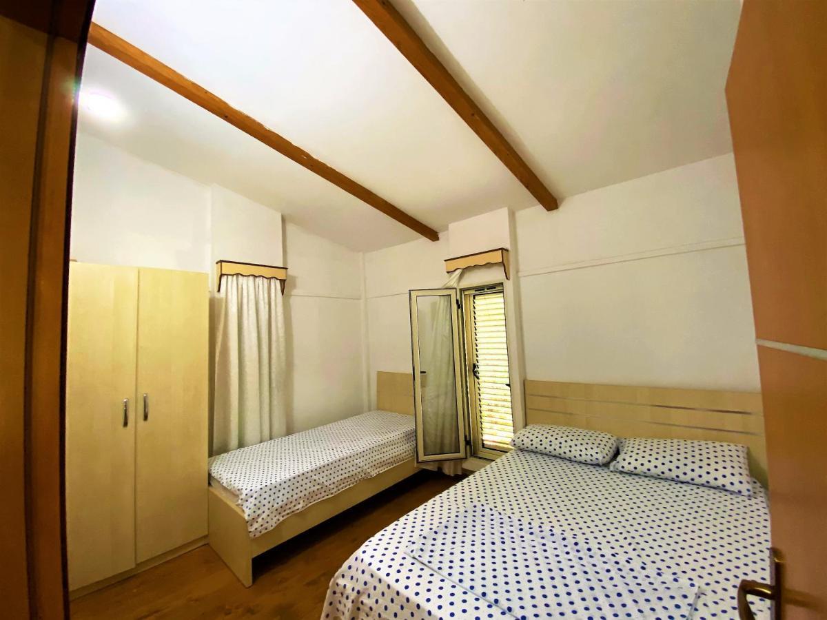 Ramo'S Green Beachside Retreat - Cozy 2 Bedroom Home Vlorë Esterno foto